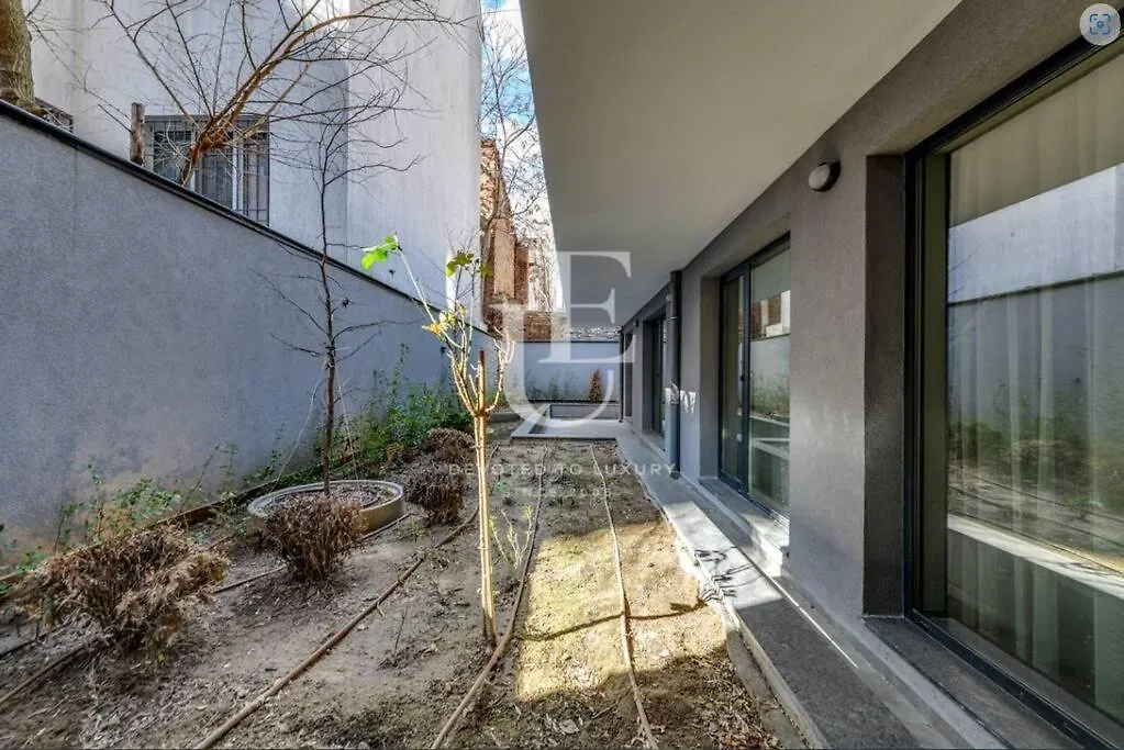 Geneva: A Charming Patio Studio With Private Parking! Sofia 0*,
